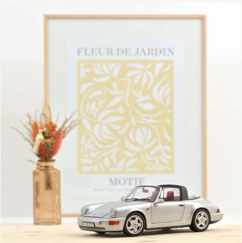 187342 1/18 Porsche 911 Carrera 4 Targa 1991 Polar Silver Metallic