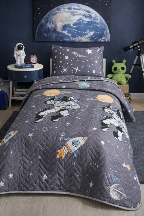 LilaMOON Astronot Desenli Tek Kişilik Kapitone Pike Yatak Örtüsü Takımı ( Pike + Yastık Kılıfı)