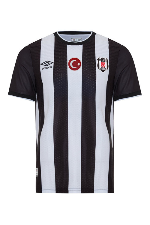 Umbro Lisanslı Çubuklu Forma