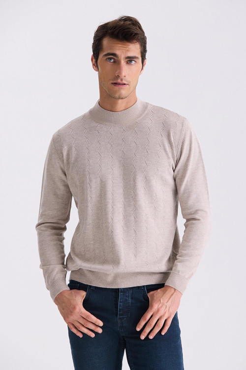 Bej Classic Fit Desenli Yarım Balıkçı Yaka Triko Kazak