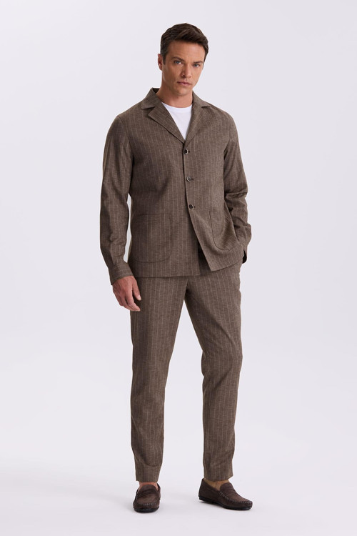 Kahve Slim Fit Apaş Yaka Keten Karışımlı Çift Yırtmaçlı Çizgili Takım Elbise