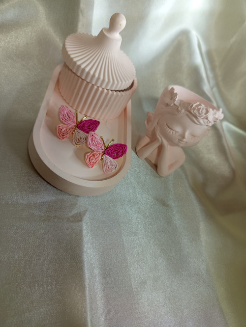 PEMBE KELEBEK DESENLİ YAZ KÜPESİ