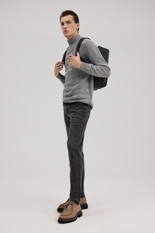 Gri Slim Fit Tam Balıkçı Yaka Desenli Triko Kazak