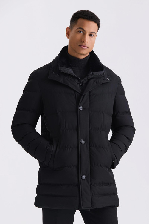 Siyah Regular Fit Yaka Kürklü Düğmeli Şişme Mont