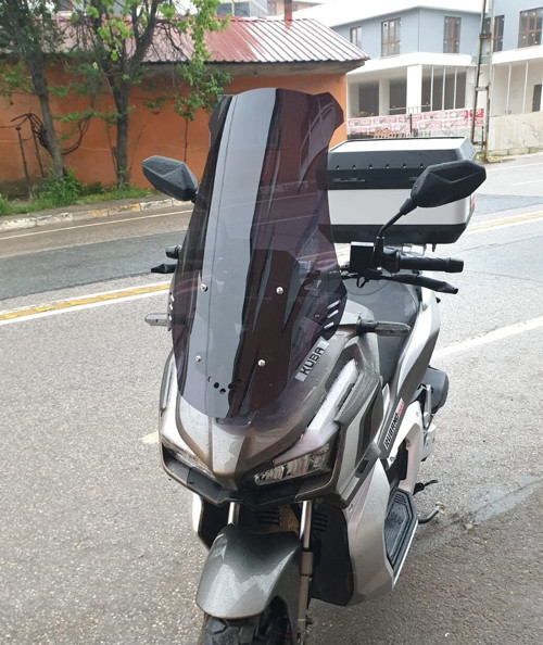 Küba Rubano 150 Ön Cam 2023-2026 Model 65cm Siyah Renkli 4mm ORTA BOYLU