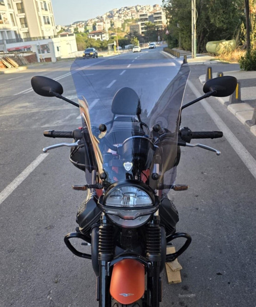 Moto Guzzi V7 Stone Ön Cam 2021-2023 Model 52cm Füme Renkli 4mm APARATSIZ