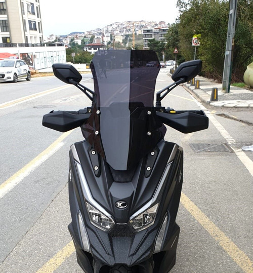 Kymco DTX 250 Ön Cam 2021-2026 Model 55cm Siyah Renkli 4mm ORTA BOYLU