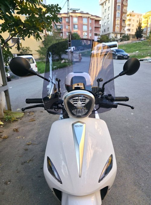 Rks Letbe LB 125 Ön Cam 2023-2026 Model 44cm Füme Renkli 4mm APARATSIZ