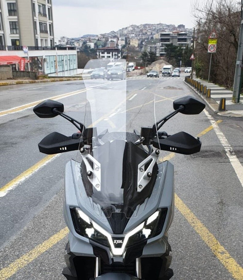 SYM ADX 300 Ön Cam 2024-2026 Model 65cm Şeffaf Renkli 4mm ORTA BOYLU