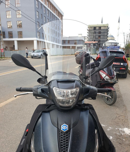 Piaggio Beverly 400 Ön Cam 2021-2026 Model 44cm Şeffaf Renkli 4mm