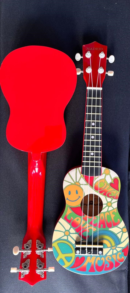 PEACE SOPRANO UKULELE DESENLİ