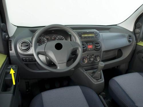 Peugeot Bipper 2008-2016 Sol Ön Cam Düğmesi Çiftli Çerçeveli 6490.G8