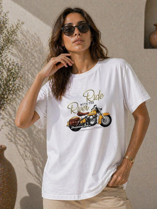 Kadın Beyaz Motosiklet Baskılı Tişört - Bisiklet Yaka Minimalist Tasarım Yazlık Kısa Kollu T-Shirt
