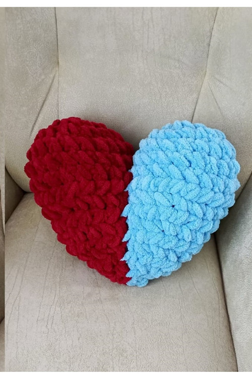 - Bordo Mavi Taraftar Kalp Yastık - Puffy El Örgüsü 35X35 Cm