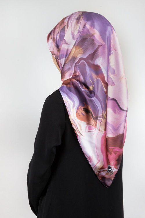 Twill Batik Desenli Mor Renkli 90x90 Eşarp (İpek İçermez) Kenar Dikiş Şekli El Dikişli