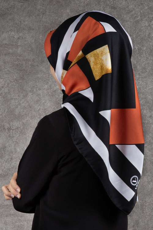 Twill Çizgili ve Gold Desenli Siyah - Taba Renkli 90x90 Eşarp (İpek İçermez) Kenar Dikiş Şekli El Dikişli