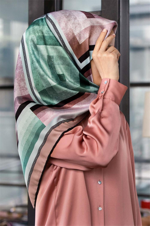 Twill Dokulu Kare Desenli Su Yeşili Renkli 90x90 Eşarp (İpek İçermez) Kenar Dikiş Şekli El Dikişli