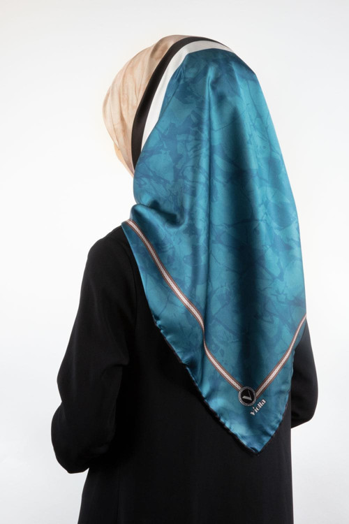 Twill Mermer Desenli Petrol Mavisi Renkli 90x90 Eşarp (İpek İçermez) Kenar Dikiş Şekli El Dikişli