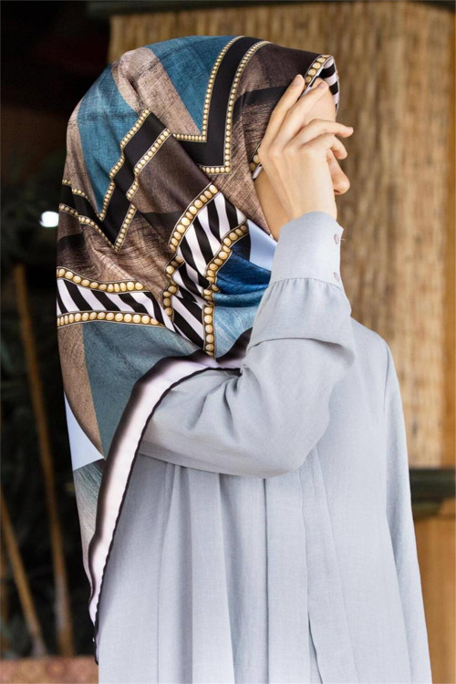 Twill Eskitme Desenli Bebe Mavisi Renkli 90x90 Eşarp (İpek İçermez) Kenar Dikiş Şekli El Dikişli