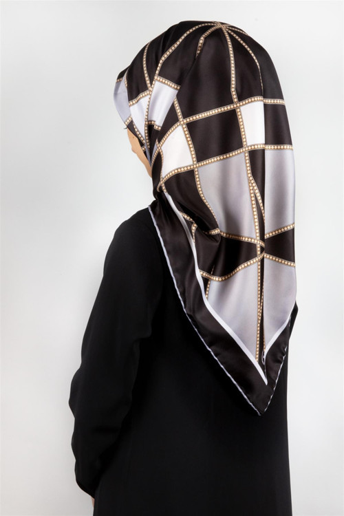 Twill Gold Detaylı Geometrik Çiçekli Desenli Gri Renkli 90x90 Eşarp (İpek İçermez) Kenar Dikiş Şekli El Dikişli