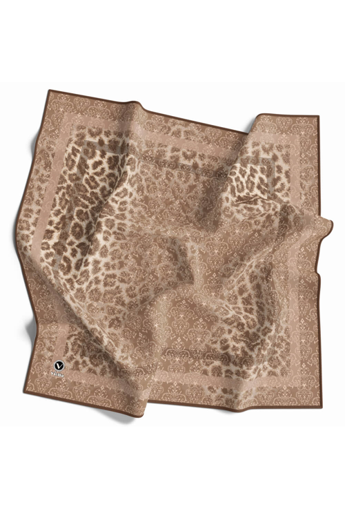 Twill Leopar Desenli Bej Renkli 90x90 Eşarp (İpek İçermez) Kenar Dikiş Şekli El Dikişli