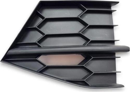 Skoda Superb 3 2015-2019 Ön Tampon Sağ Sis Farı Kapağı Siyah 3V0853666