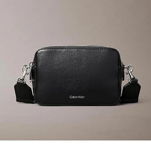 Calvin Klein Kadın Siyah Omuz Çantası (Lv04F3165G-Yip)