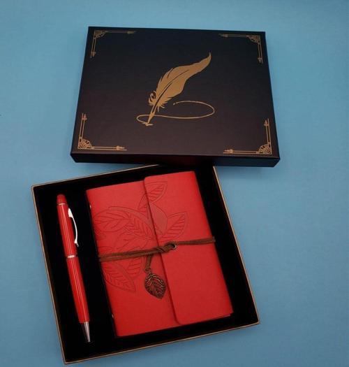 Defter Kalem Kırmızı Renk