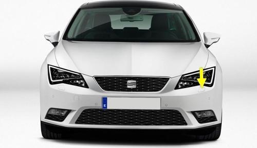 Seat Leon 3 2013-2016 Sol Ön Far Yıkama Kapağı 5F0807753