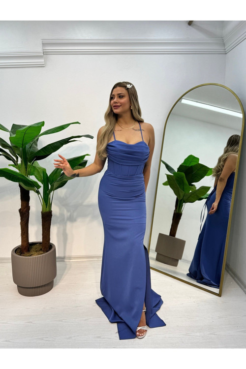 ASKILI YIRTMAÇLI KREP ELBİSE