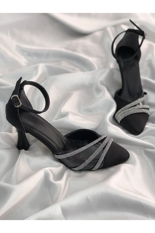 Adrıana Siyah Kemerli Saten Taşlı Stiletto
