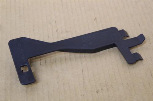 Renault Captur Ön Tampon Braket Sağ 2012- (Oem No: 628108533R)