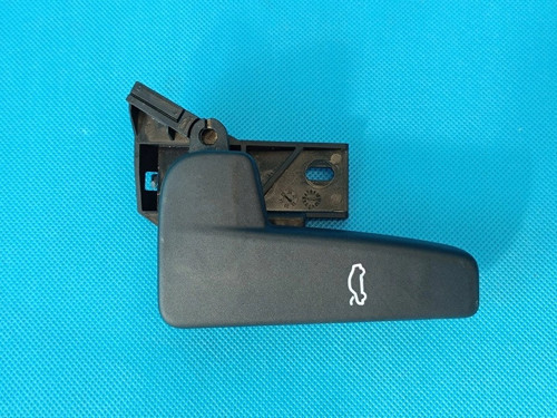 Volkswagen Beetle- 2012-2017; Kaput İç Açma Kolu Oem No: (3G0823533)