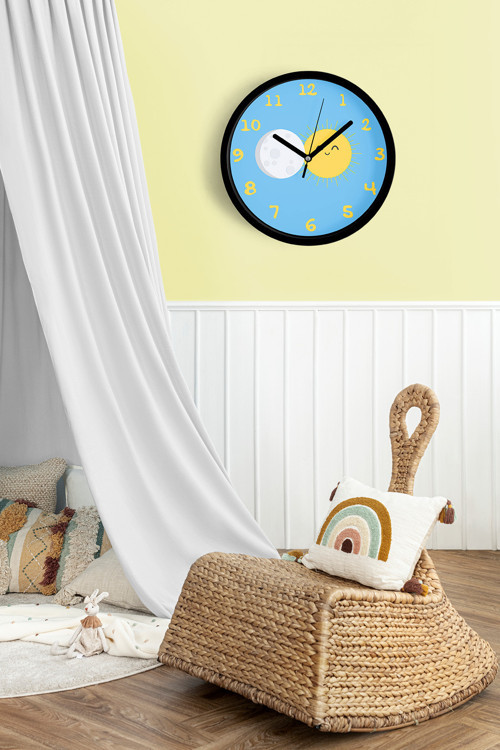 Sevimli Güneş Ile Ay Tasarımı Çocuk Odası Duvar Saati - 25Cm - Önü Camlı Siyah Kasa