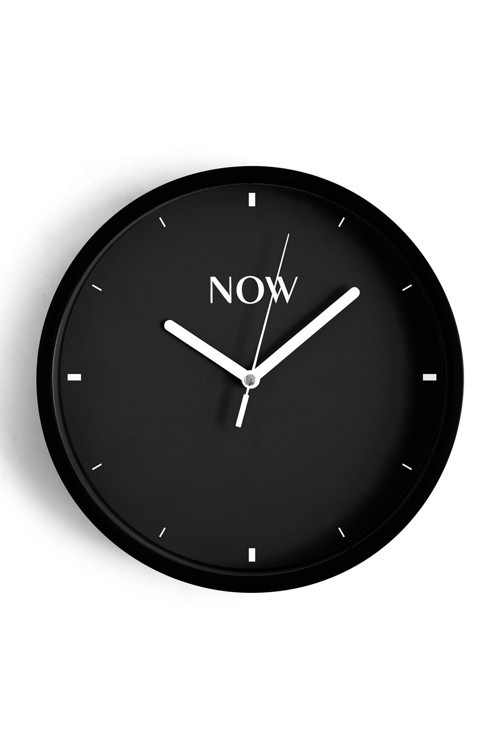 Modern Yazılı Tasarım - '' Now - Şimdi '' Duvar Saati - 25Cm - Önü Camlı Siyah Kasa