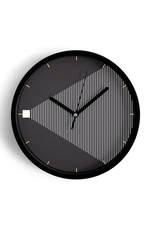 Siyah - Beyaz Optik İllüzyon Modern Tasarım Duvar Saati - 30Cm - Önü Camlı Siyah Kasa