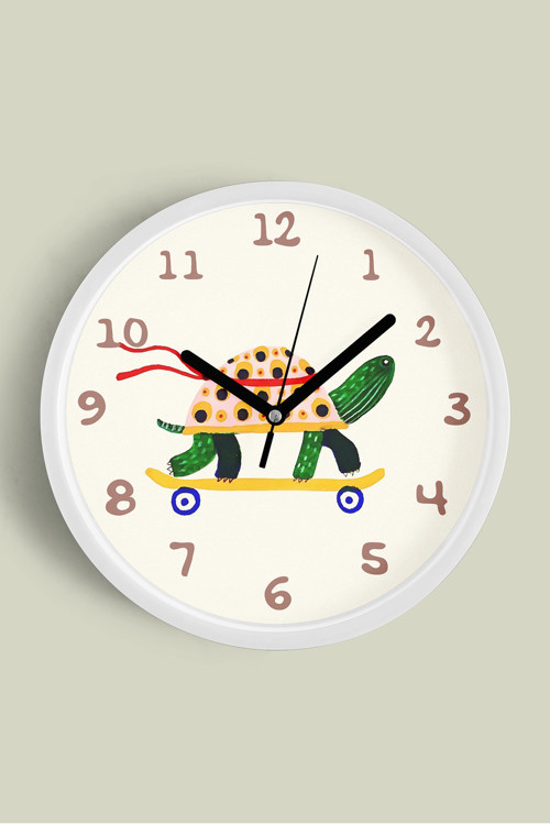 Kaykay Yapan Kaplumbağa Modern Duvar Saati - Çocuk Odası Duvar Saati - 30Cm - Önü Camlı Beyaz Kasa