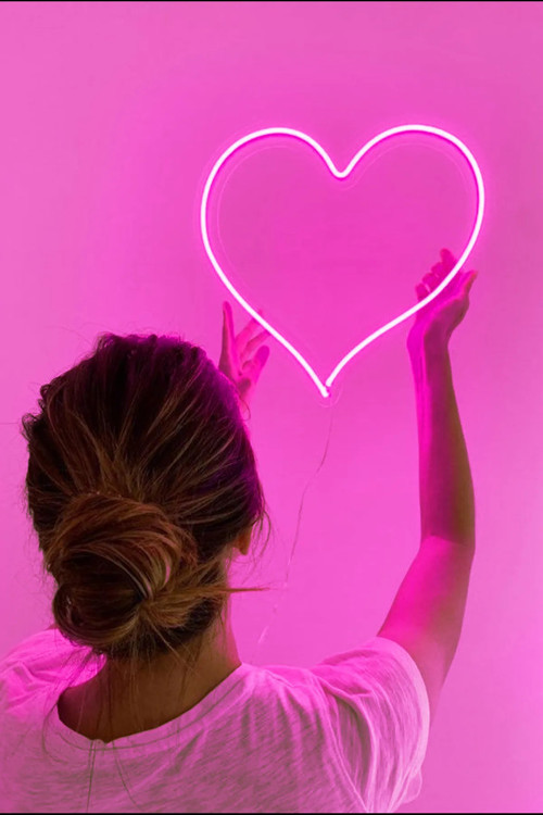 Shazamneon Işıklı Kalp: Neon Led Tabela Duvar Dekorasyon Ürünü