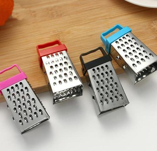 3 Fonksiyonlu Mıknatıslı Mini Sarımsak Peynir Rendesi 8 cm 