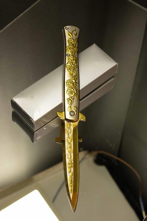 22 cm Gül Gravür Çakı Gold Renk