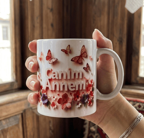 Canım Annem Kelebek ve Çiçek Figür 3 Boyut Görsel Baskı Kupa — Anlamlı ve Duygusal Tasarım 🦋🌸