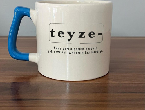 Teyze Baskılı Mavi Kulplu D Kupa