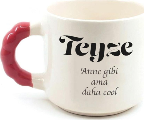 Teyze Baskılı Kırmızı Kulplu Boncuk Kupa
