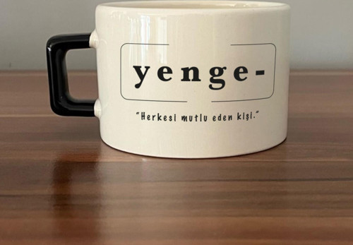 Yenge Baskılı Siyah Kulplu C Fincan