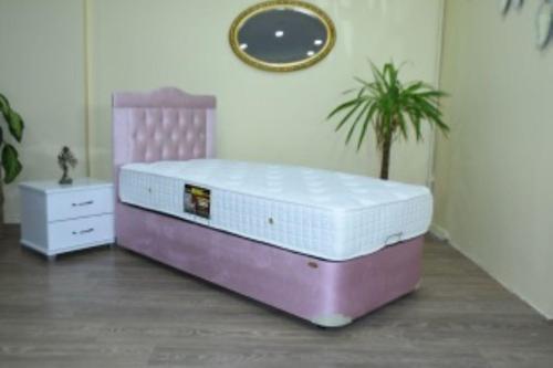 Baza Yatak Başlık 17499 Pembe Renk Metal Çelik Kasa Full Ort Yatak Kapitone Başlık 90*190
