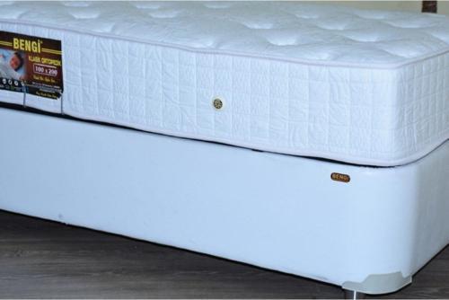 Baza Yatak Başlık 18237 Suni Deri Beyaz Baza Full Ort Yatak Başlık 120*200