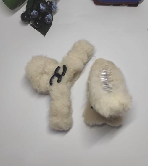 2 Adet Krem 12 cm Yumuşak Tüylü Mandal Toka Peluş Saç Tokası  Kıskaçlı Toka