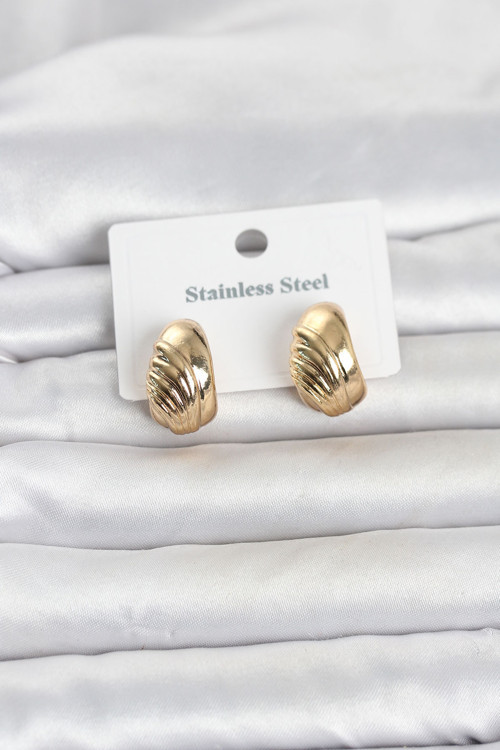 Gold Renk Desenli Yarım Halka Model Kadın Küpe - EBJ260516W42211