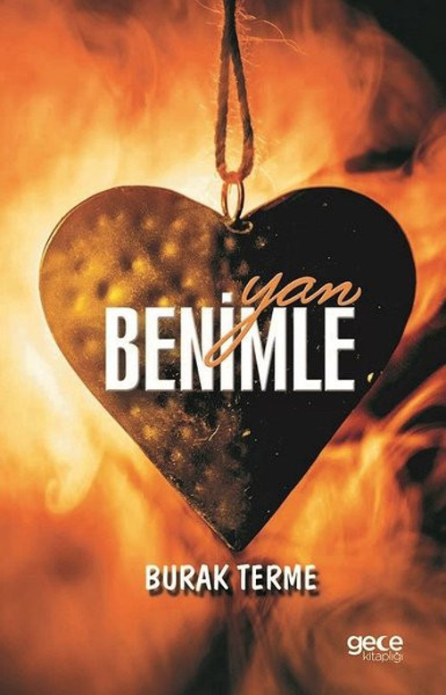 Gece Kitaplığı Yan Benimle