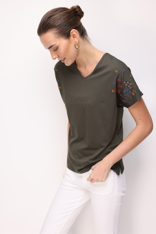 Kadın V Yaka Nakış İşlemeli Düşük Kollu Penye T-Shirt 26703 Haki